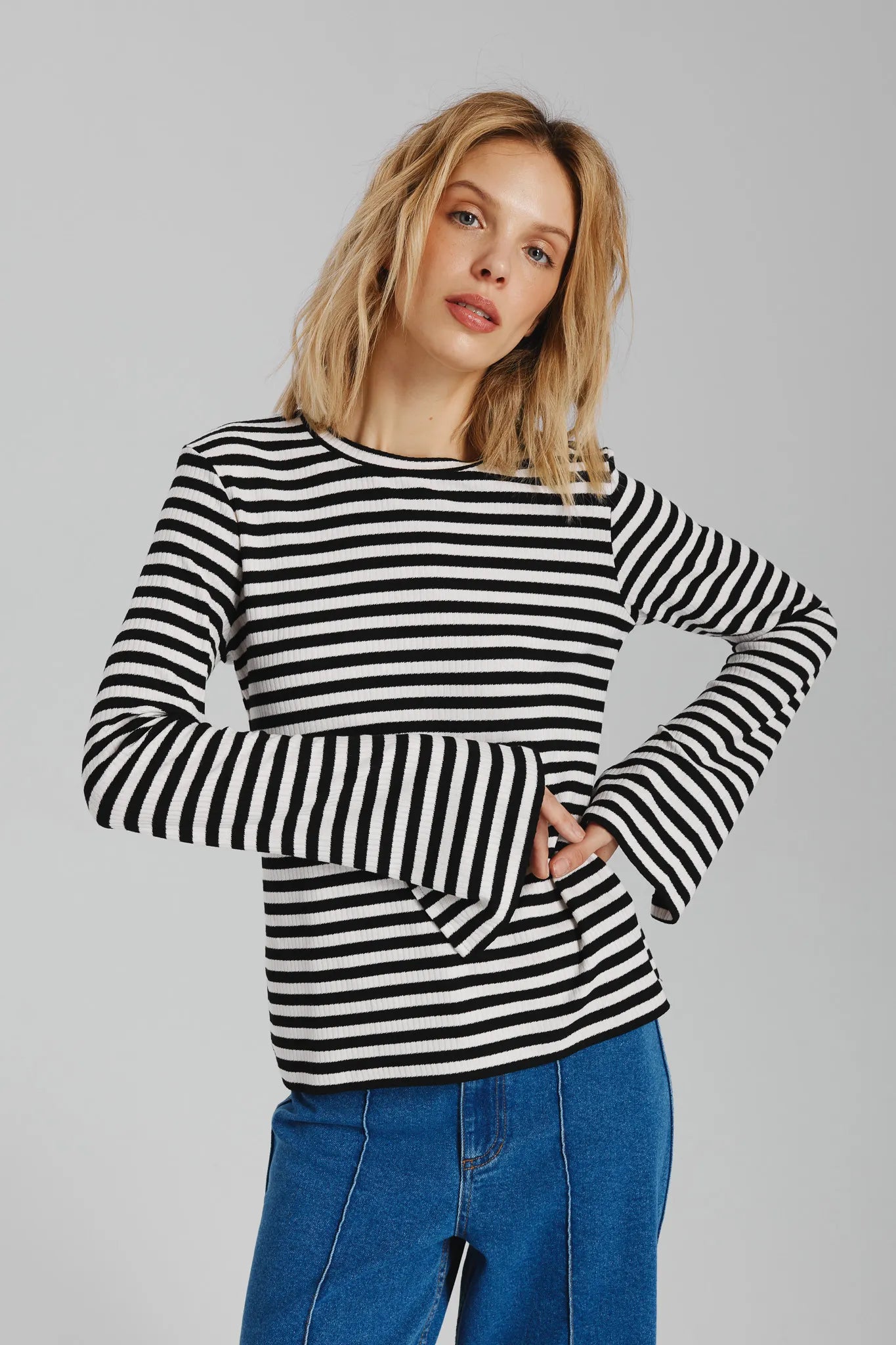 Longsleeve Freja Off White-Czarny