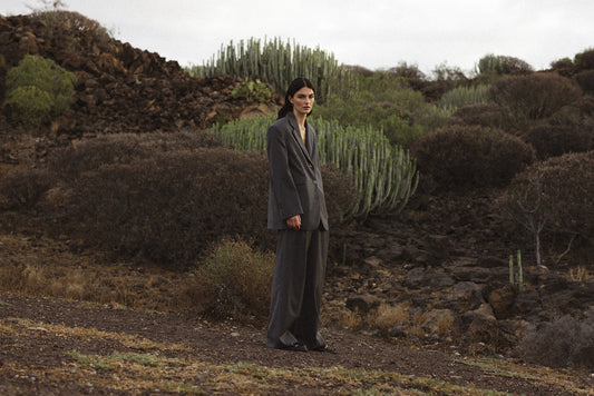 Jak nosić damski garnitur? Historia i stylizacje