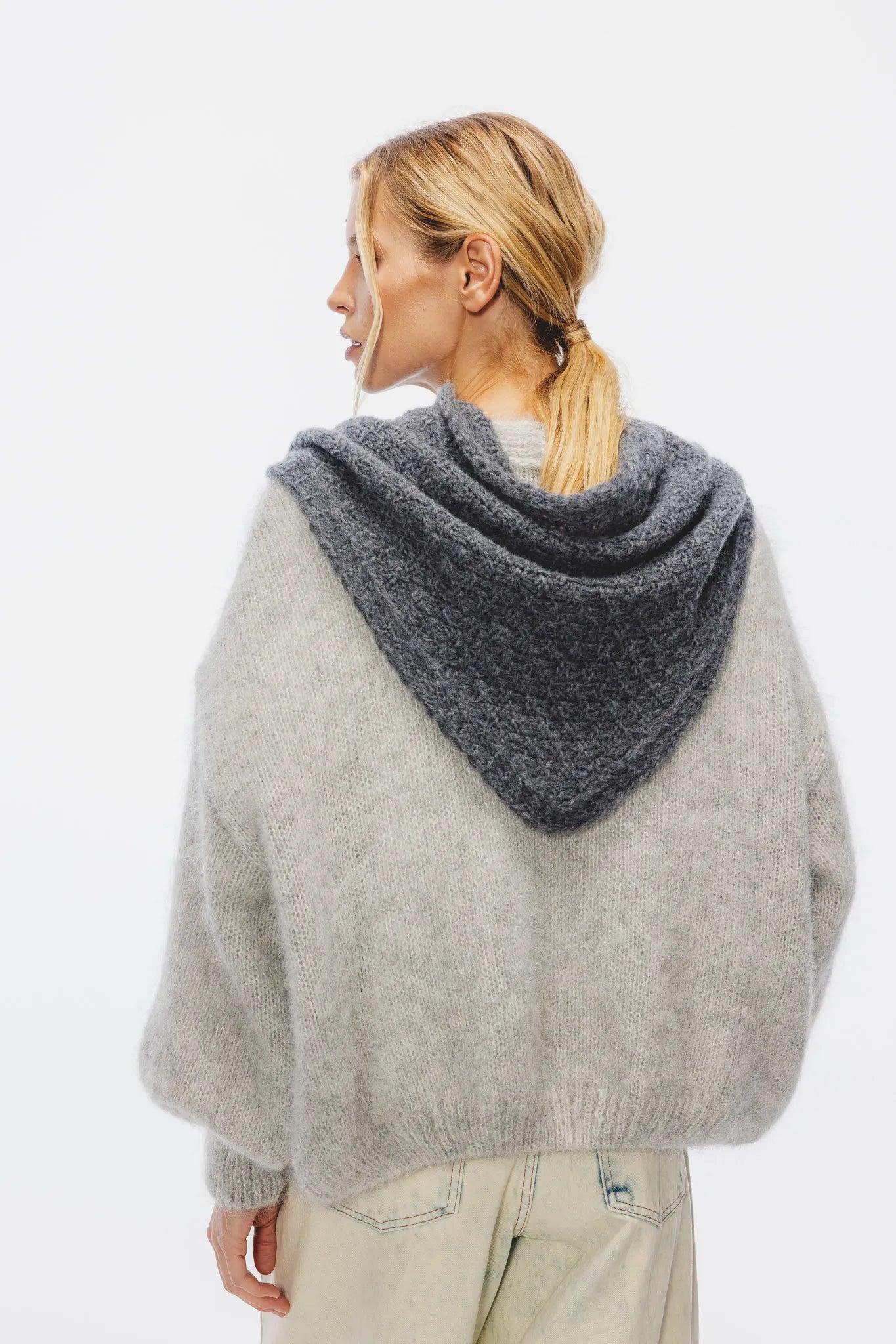 Chusta Marisa Ciemny Szary