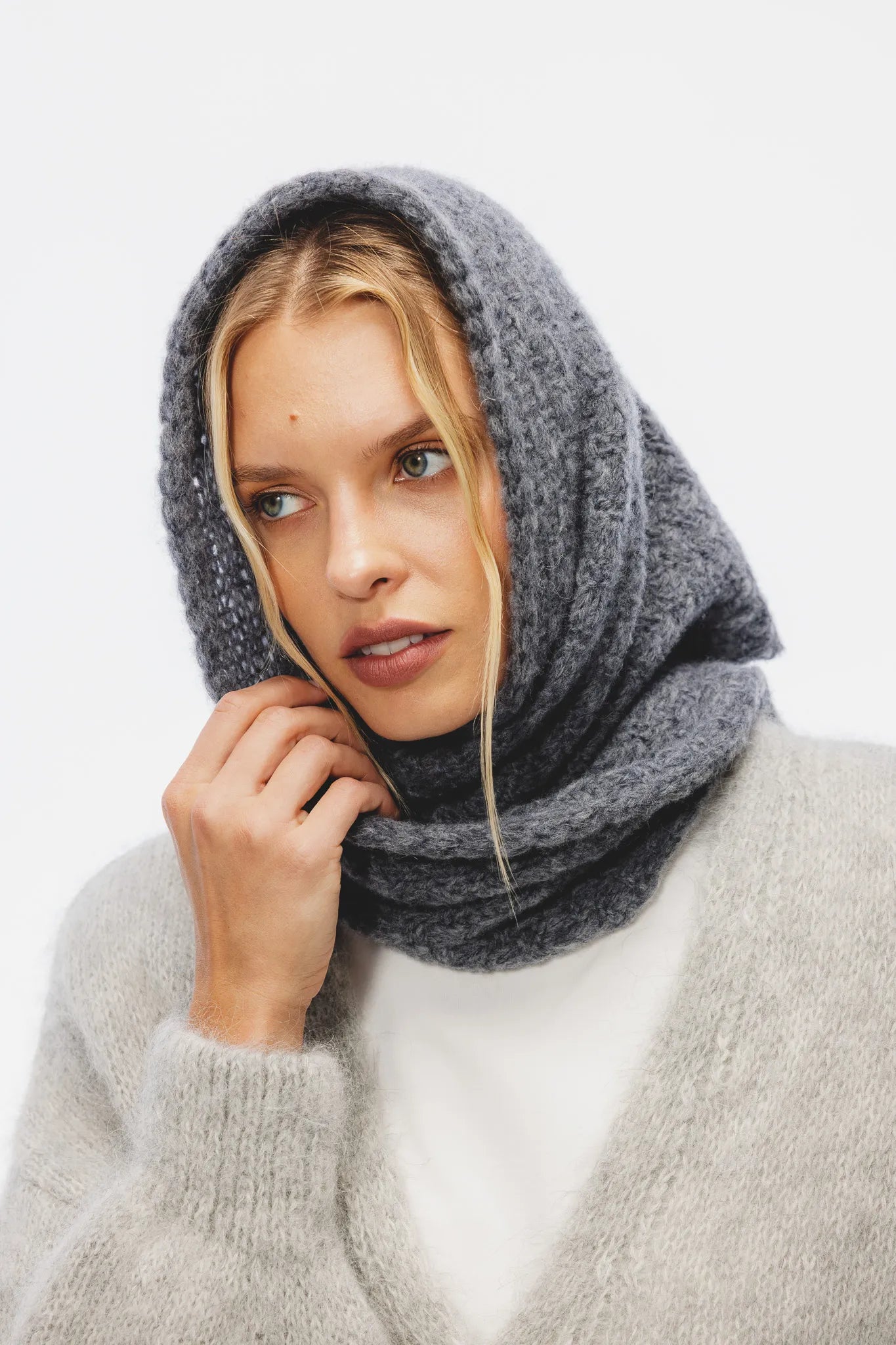 Chusta Marisa Ciemny Szary